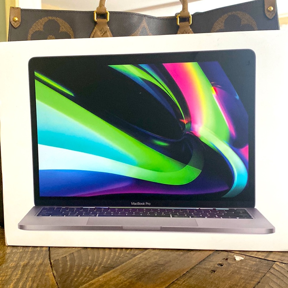 MacBook Pro box